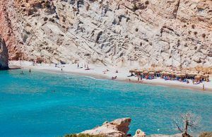 Playa de la isla de Milos en Grecia