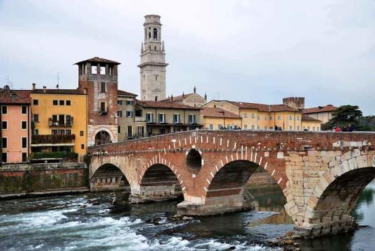 Verona, la ciudad de Romeo y Julieta y de cualquier enamorado verona-italia